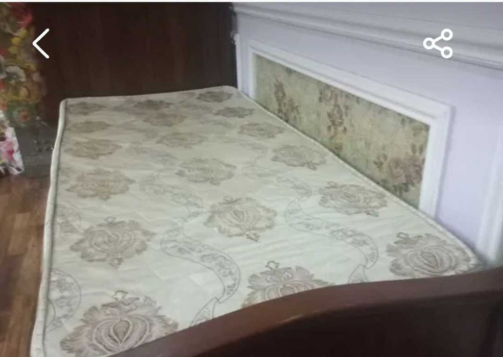 1 спальни кровать с матрасом . 1 кишилик кровать матраси билан.