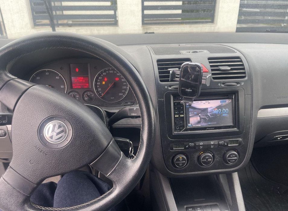 Vând Volkswagen Jetta 1.9 TDI 2005