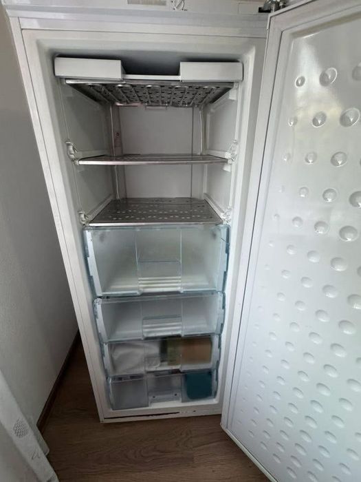 Lada frigorifica 190 de litri arctic