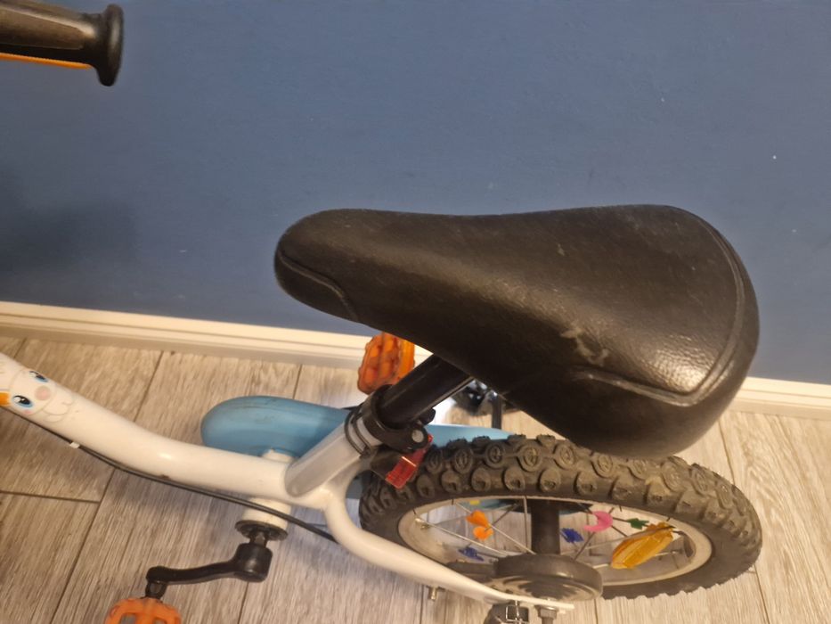 Vand bicicleta cu roti ajutatoare