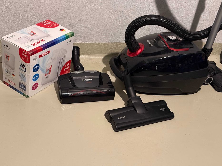 De vanzare aspirator BOSCH Serie 8 ProPower BGL8POW2 + accesorii
