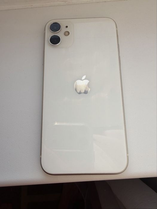 Продам  айфон 11