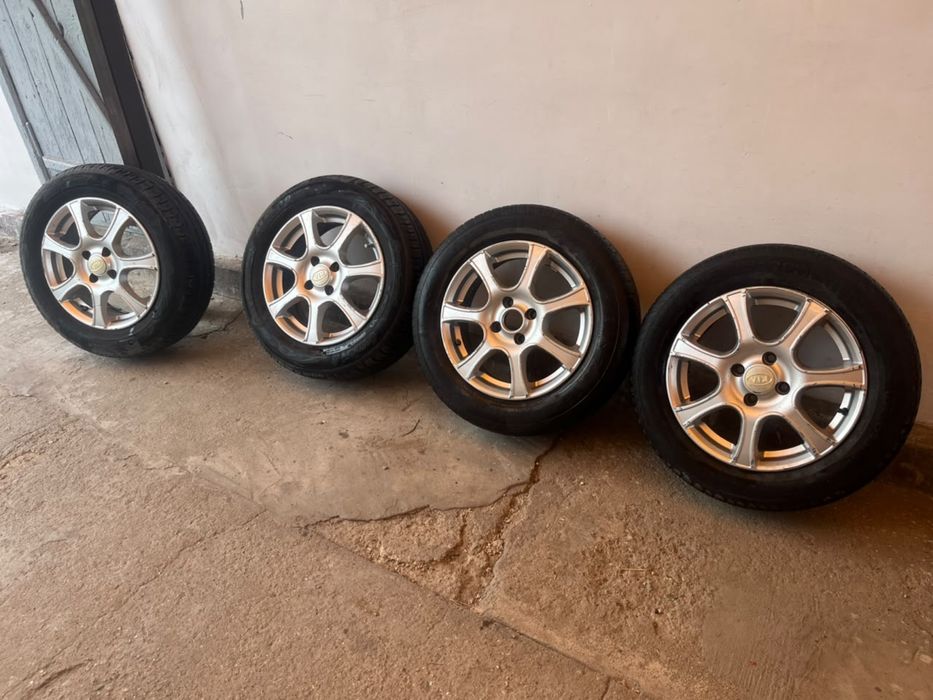 Продам диски с шинами летний