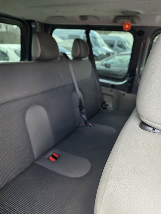 Opel Vivaro 8+1 locuri
