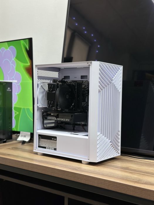 Игровой системный блок GeForce RTX 5060