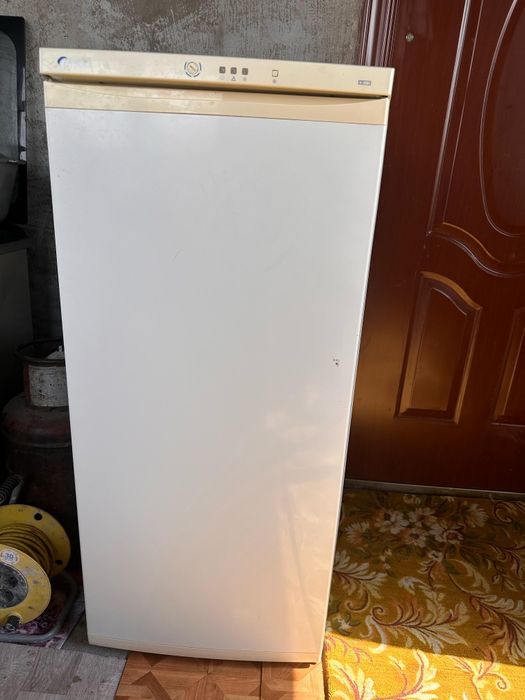 Продам морозильник