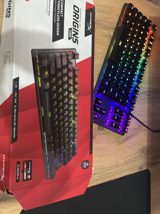 продам клавитуру hyperx alloy origins core