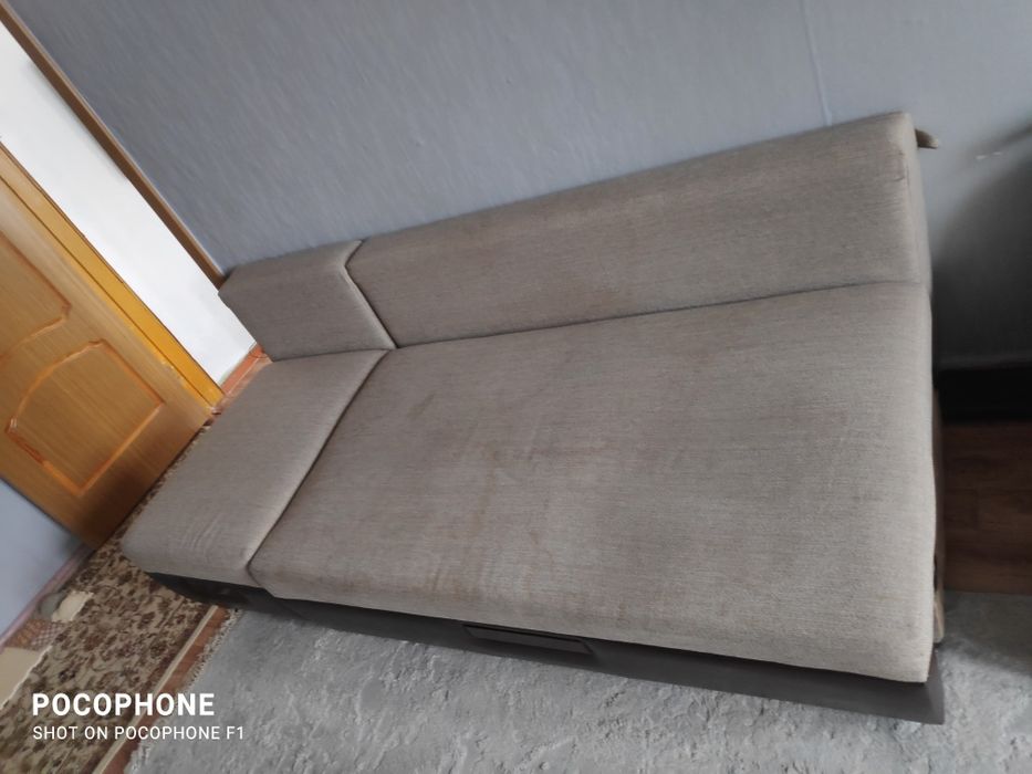 Мягкая мебель б/у дерево