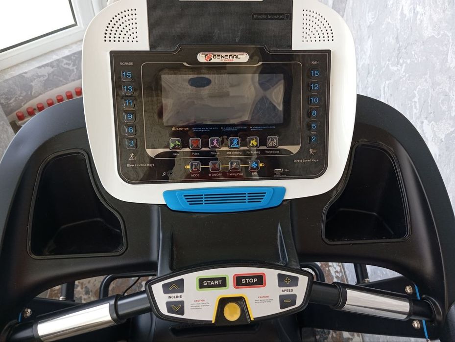 Беговая дорожка отличном состояние. Югуриш йўлакча