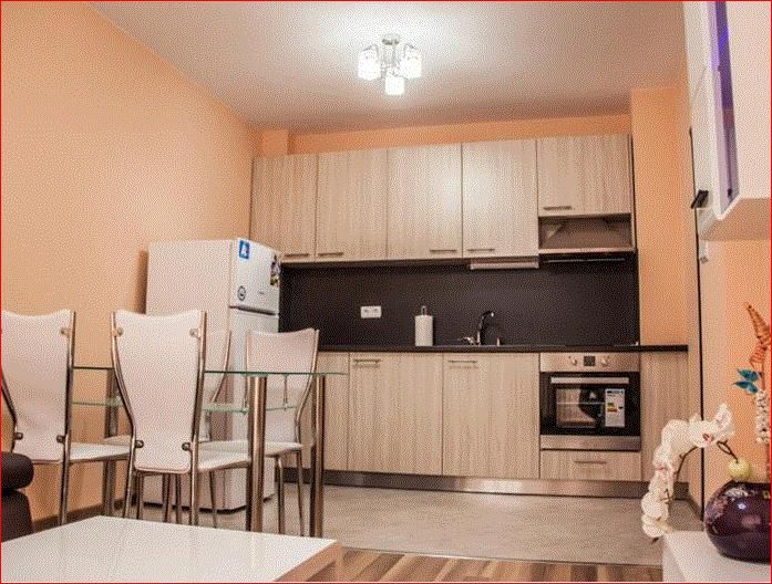 Дава се под наем Двустаен апартамент в Пловдив, Тракия - 56 кв.м за 390 € - Снимка #2