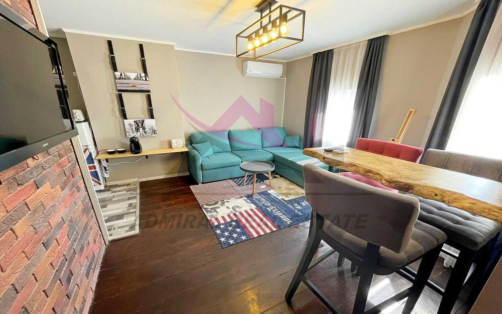 Дава се под наем Двустаен апартамент в Варна, Център - 60 кв.м за 450 € - Снимка #2