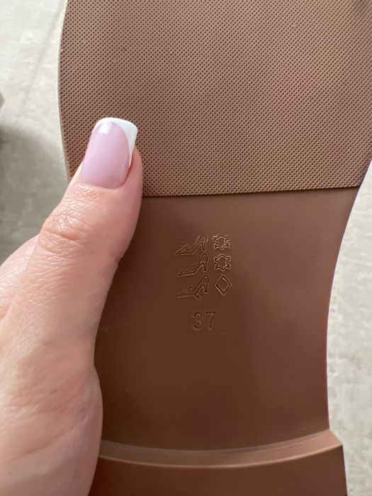 Продам балетки новые