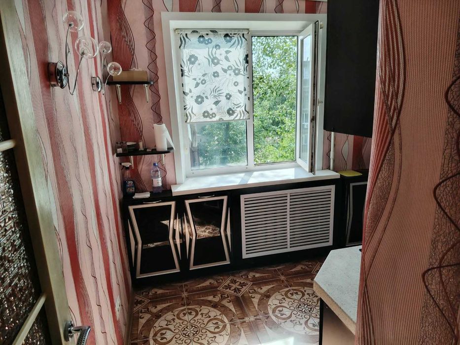 Продам 3 комнатную квартиру по М. Маметова 3  4 этаж