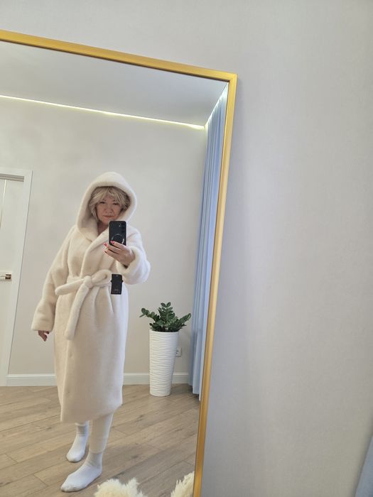 Эко Шуба белая, с капюшоном