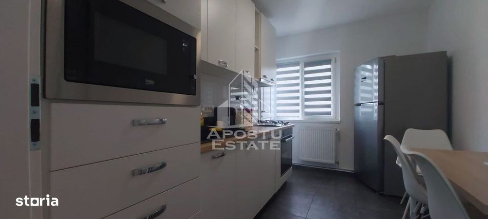 Apartament cu 3 camere  decomandat in zona Maranata