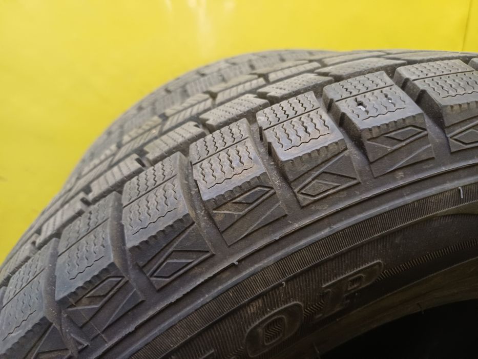 Шины 215 65 R16 DUNLOP пара