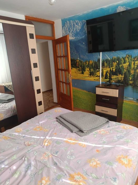 Inchiriez pe termen lung apartament 3 camere- 1 Mai, strada Stefan Berceanu