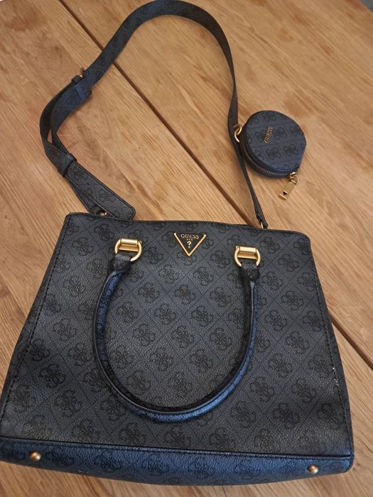 Дамска чанта Guess