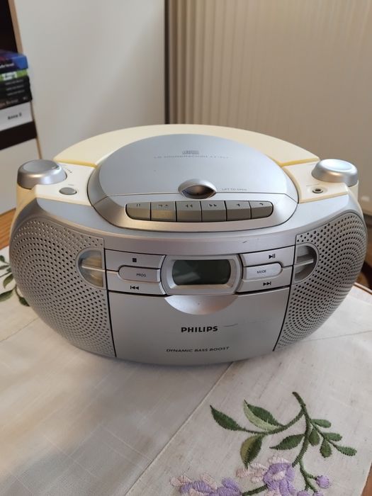 Casetofon cu radio si CD