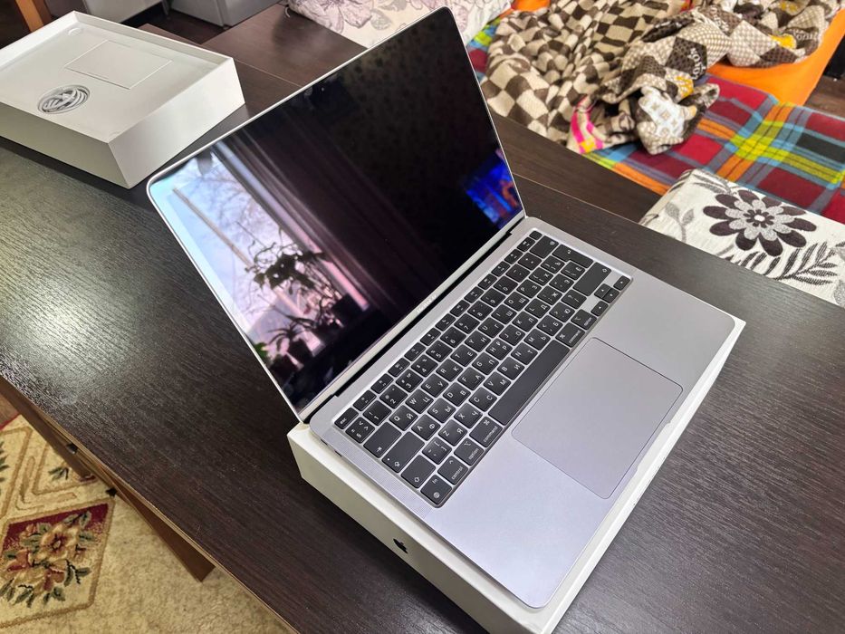MacBook Air 13. M1. Новый 2025 года. 5 цикл, батарея 100%, в комплекте