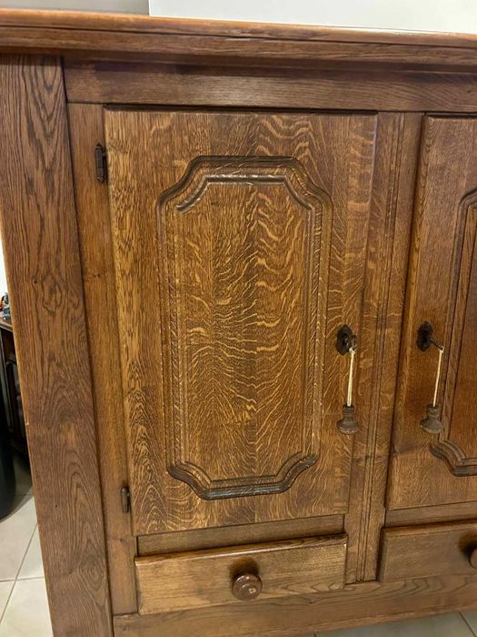 Много масивен дъбов шкаф Холандия