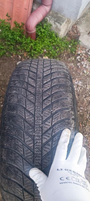 Всесезонни гуми 215 65 16 nexen n blue 4