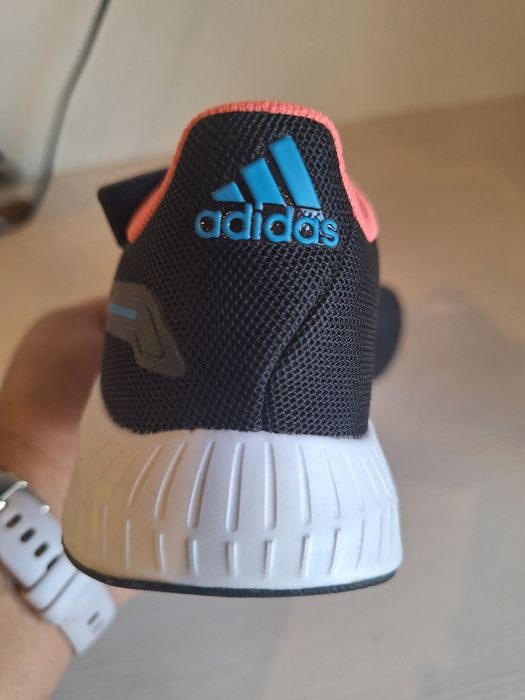 Нови маратонки адидас 28 номер