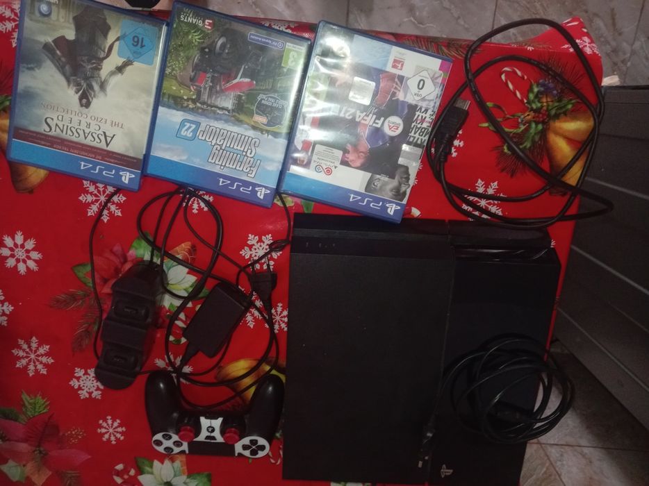 Se vinde ps 4 slim vine cu 3 jocuri jocurile se pot cumpăra și separat nu fac livrare prin curier doar față în față preț 1200 lei preț negociabil