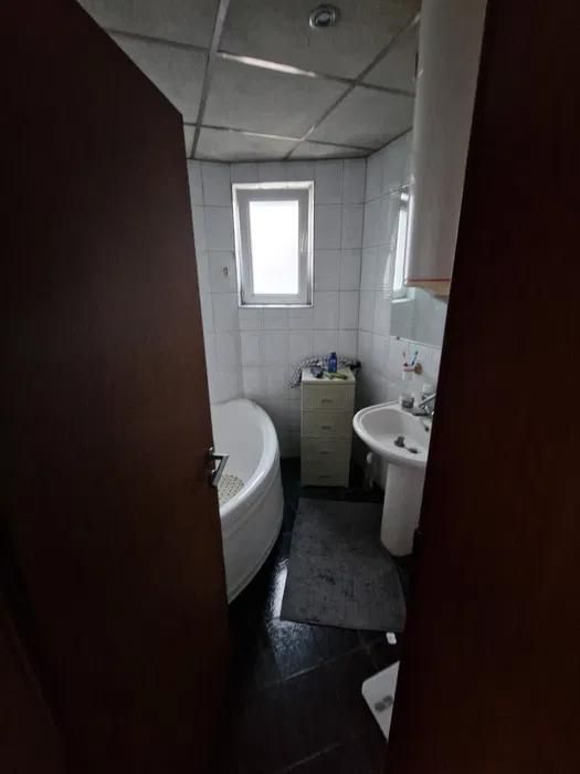 Дава се под наем Тристаен апартамент в Пловдив, Кючук Париж - 120 кв.м за 425 € - Снимка #6