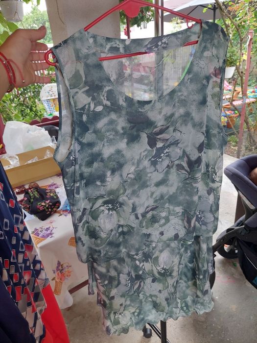 Vând haine noi sau foarte puțin folosite