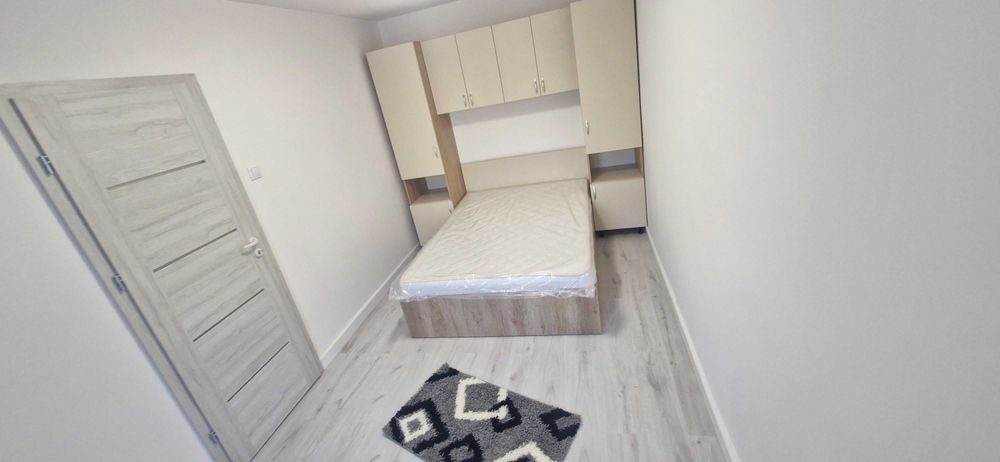 Inchiriez apartament,Trivale2 scoala 13, piata,statie , mobilat Nou,Ac