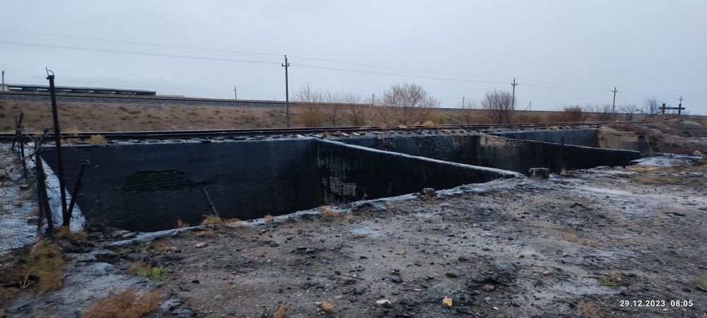 Нефт ва бошка улгуржи савдолар учун темир йуллик база сотаман срочно