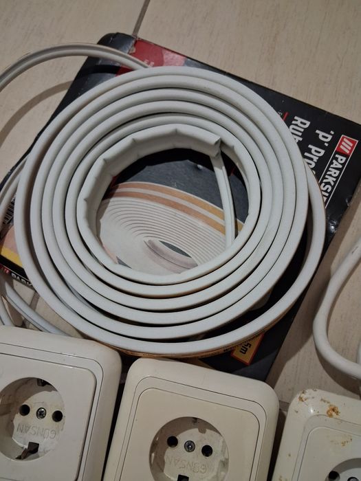 Разклонител, Контакти,ключове и уплътнител за 22лв всичко