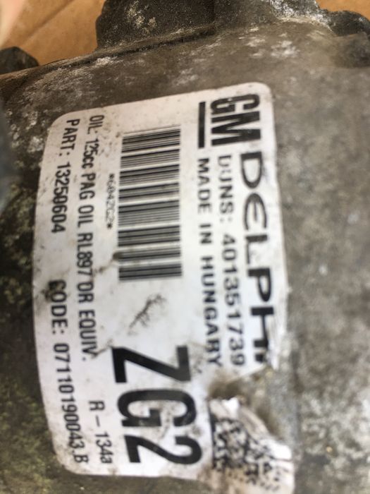 Compresor clima Opel Astra J Insignia 1.6 1.8 i 13250604 ZG2