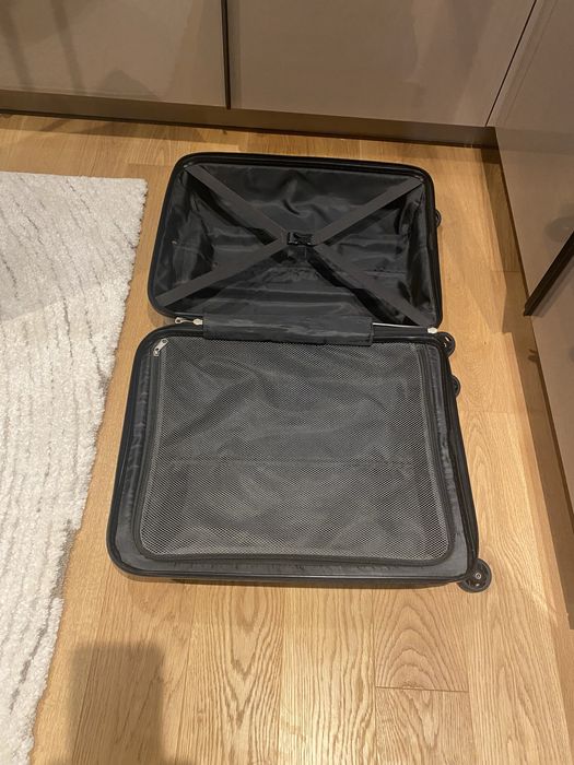 Комплект от два твърди куфара Tripp - малък кабинен и голям