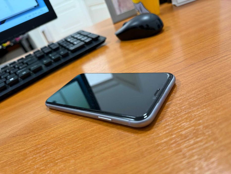 Vând Iphone 11, 64 GB, stare impecabilă
