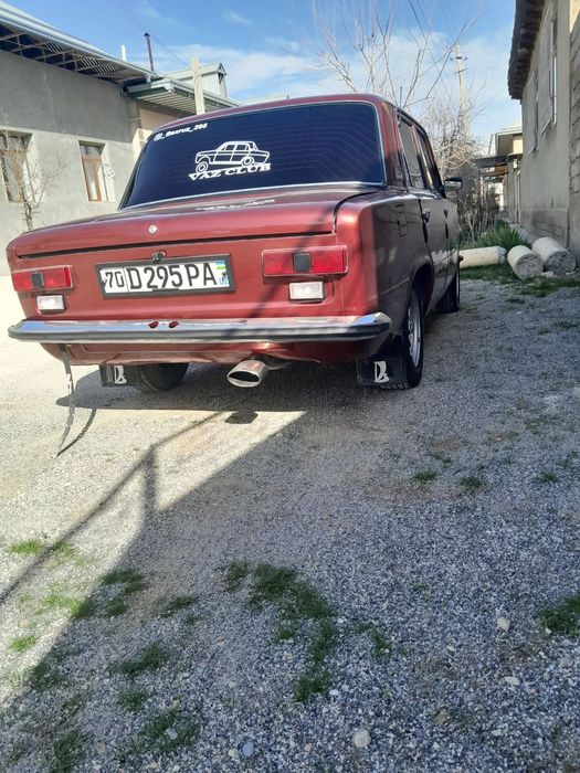 Vaz 21011 sotiladi
