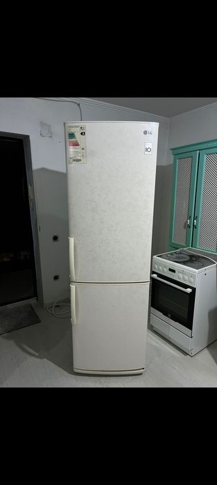 Холодильник LG Но Фрост в хорошем рабочем состояние