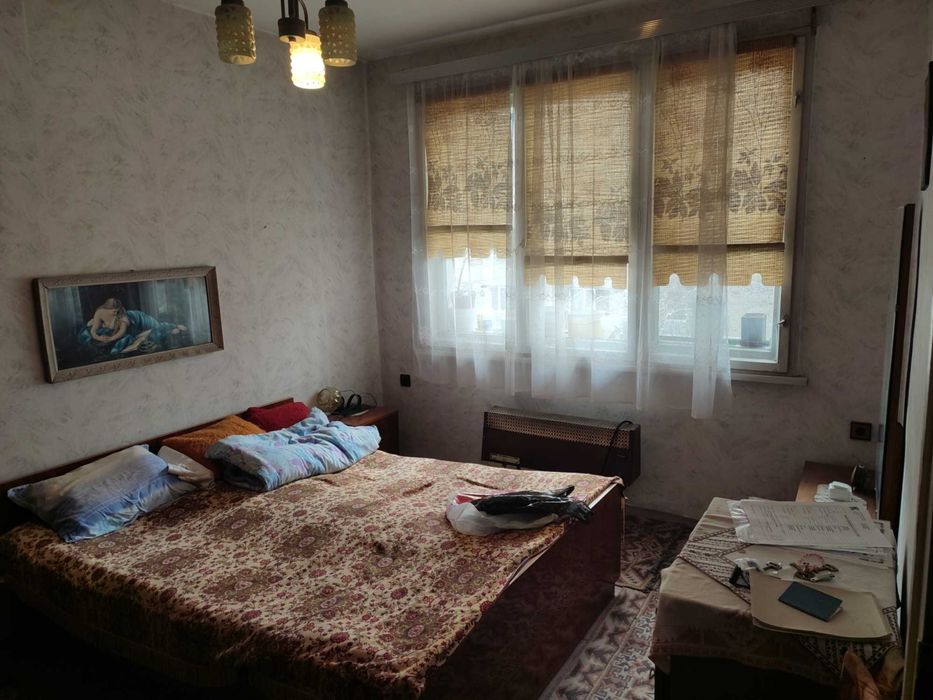 Продава се Четиристаен апартамент в Търговище, Център - 135 кв.м за 714 €/кв.м - Снимка #6