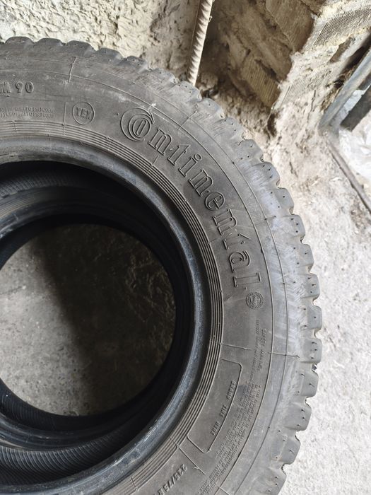 Два броя гуми 225/75R 16C