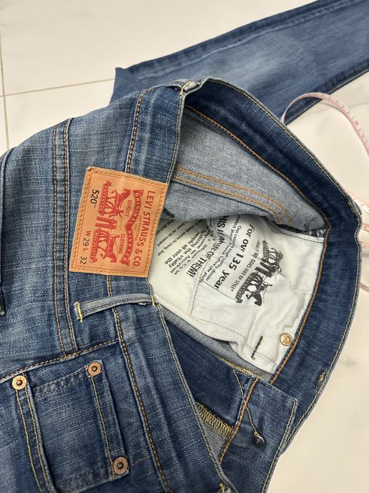 Оригинални мъжки дънки Levi’s размерът е 29 модел 520