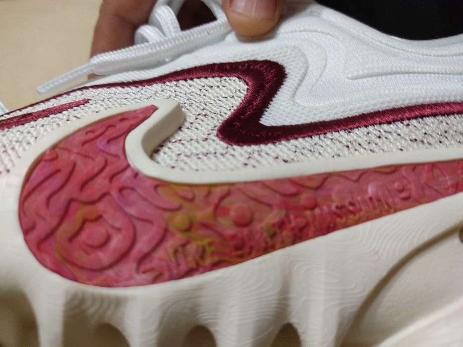 Продам оригинал кроссовки Nike