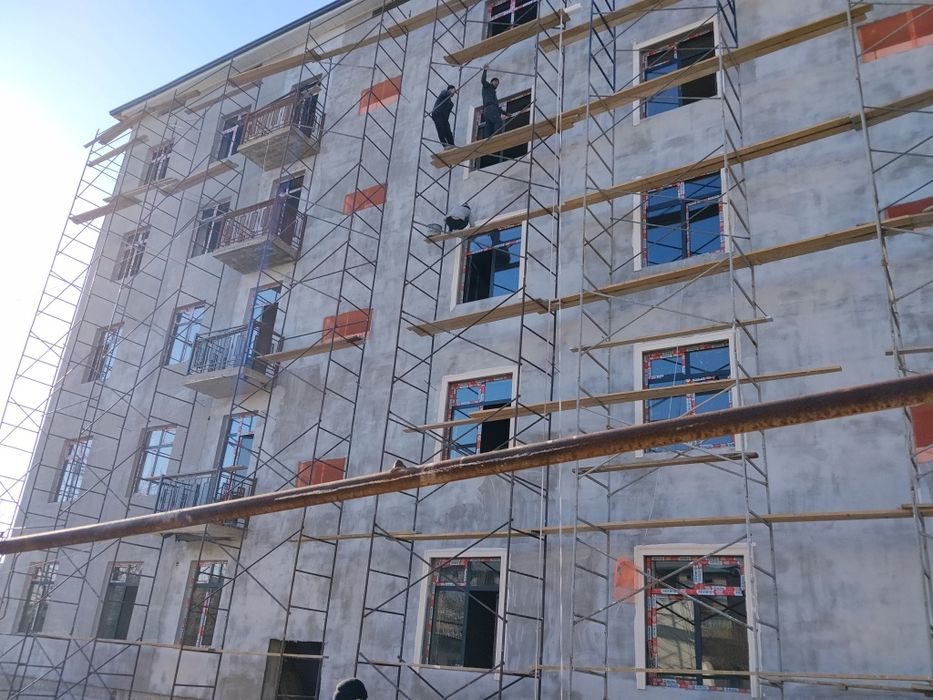 Universal ustalardan iborat brigada kotta kichik abyom firma va chasni