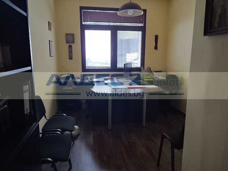 Продава се Тристаен апартамент в София, Център - 75 кв.м за 2618 €/кв.м - Снимка #3