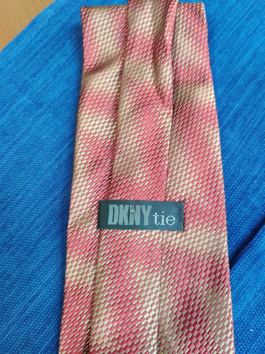 Cravata DKNY 100%silk