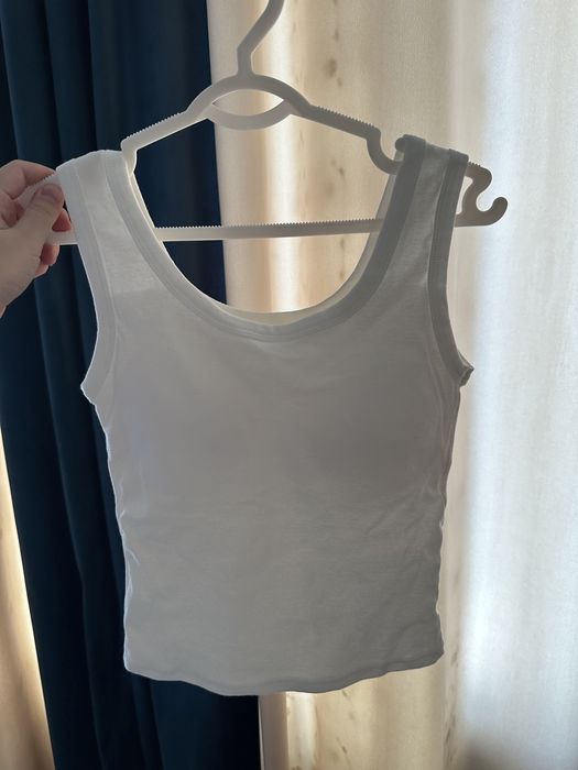 Белая и черная майка