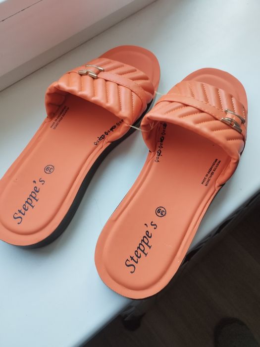 Шлепки новые женские