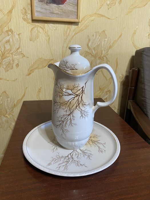 Кувшин с блюдом фарфоровый