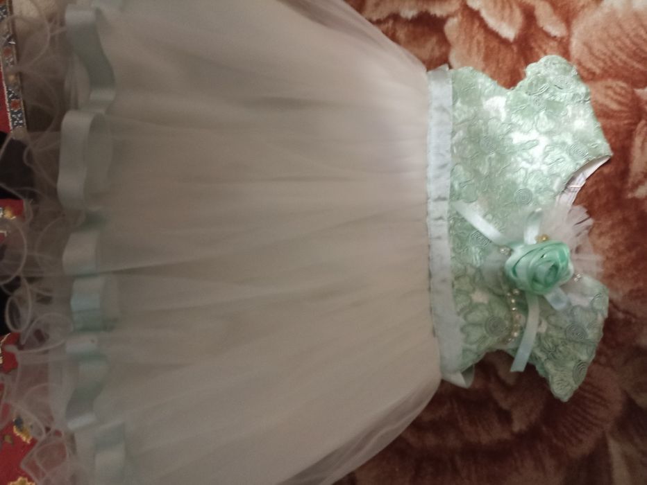 Платье на девочку