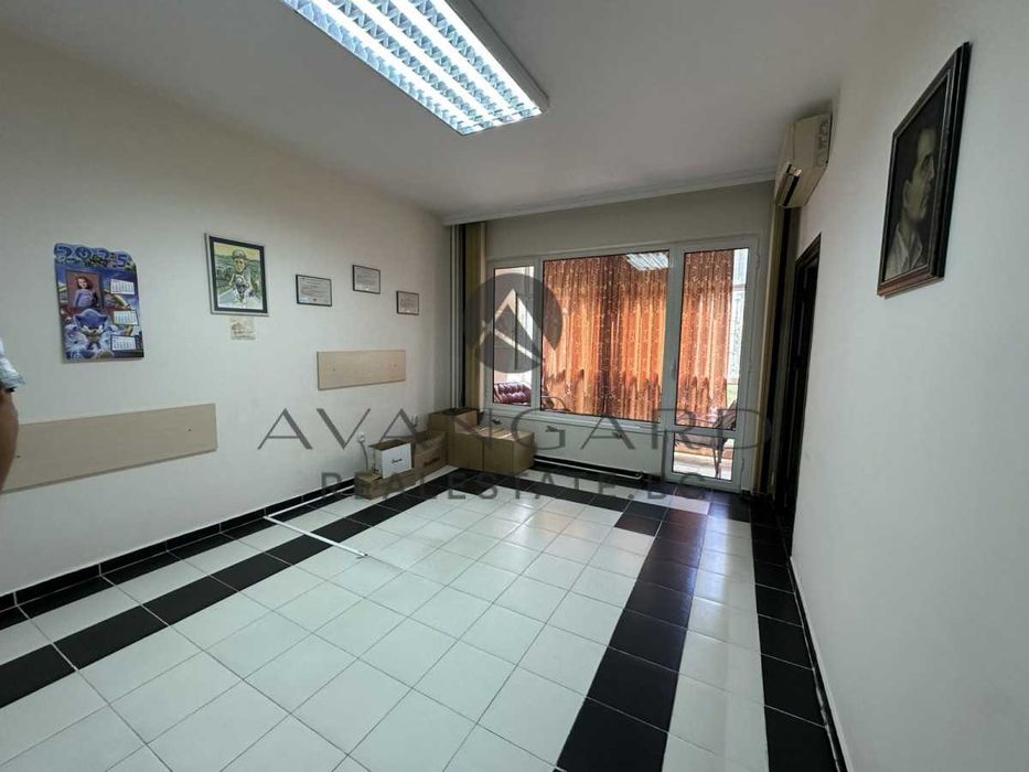 Продава се Многостаен апартамент в Пловдив, Кършияка - 97 кв.м за 1758 €/кв.м - Снимка #1